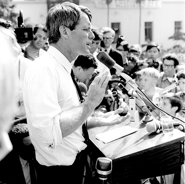 601px-Robert_Kennedy_in_Los_Angeles